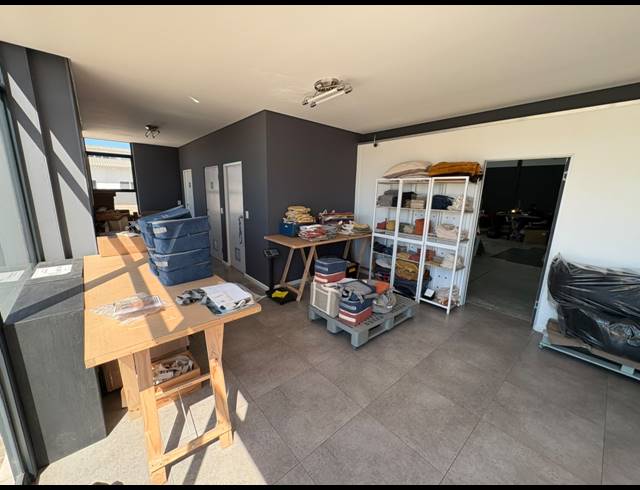322M² WAREHOUSE TO LET IN FIRGROVE